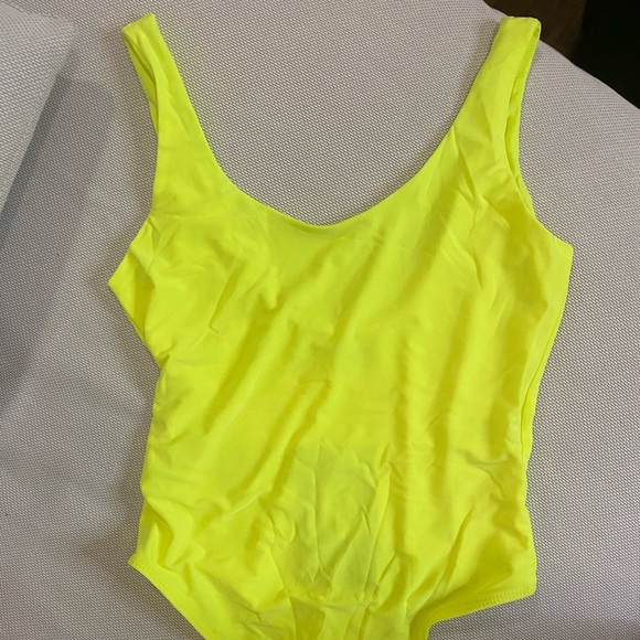 Neon yellow body suit - Picture 3 of 3